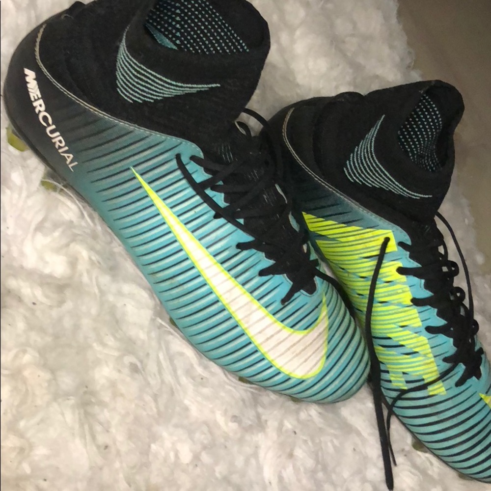 Nike mercurial soccer cleats